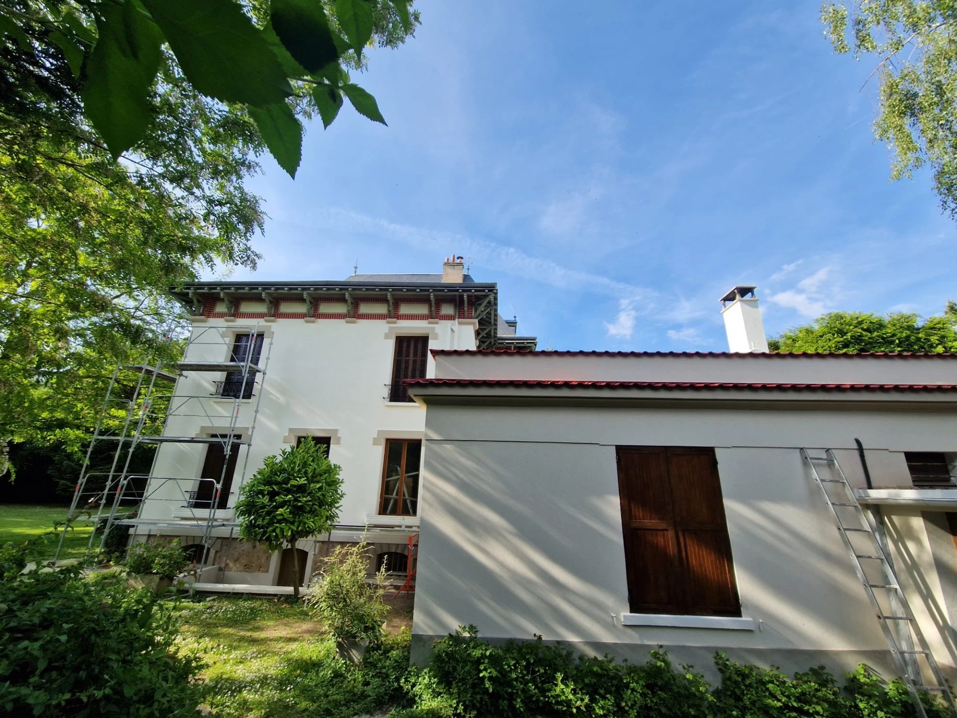 Façade de manoir rénovée par 3L-DECO (77)